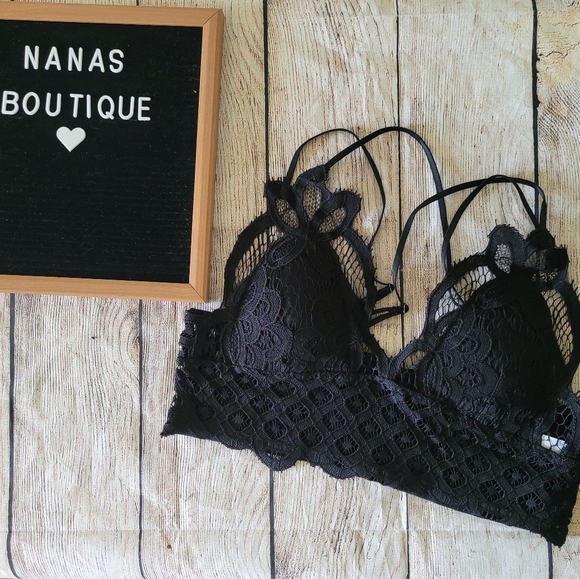 Crochet Sexy Lace Bralette - Picture 2 of 11